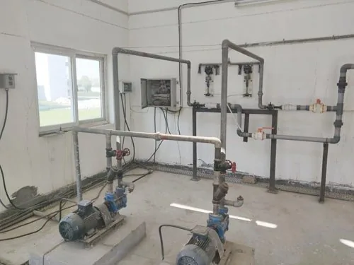 Agra: Pumps and pipework in the plant room